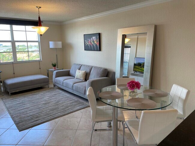 Photo - 1801 N Flagler Dr Unit 818 (Seasonal)
