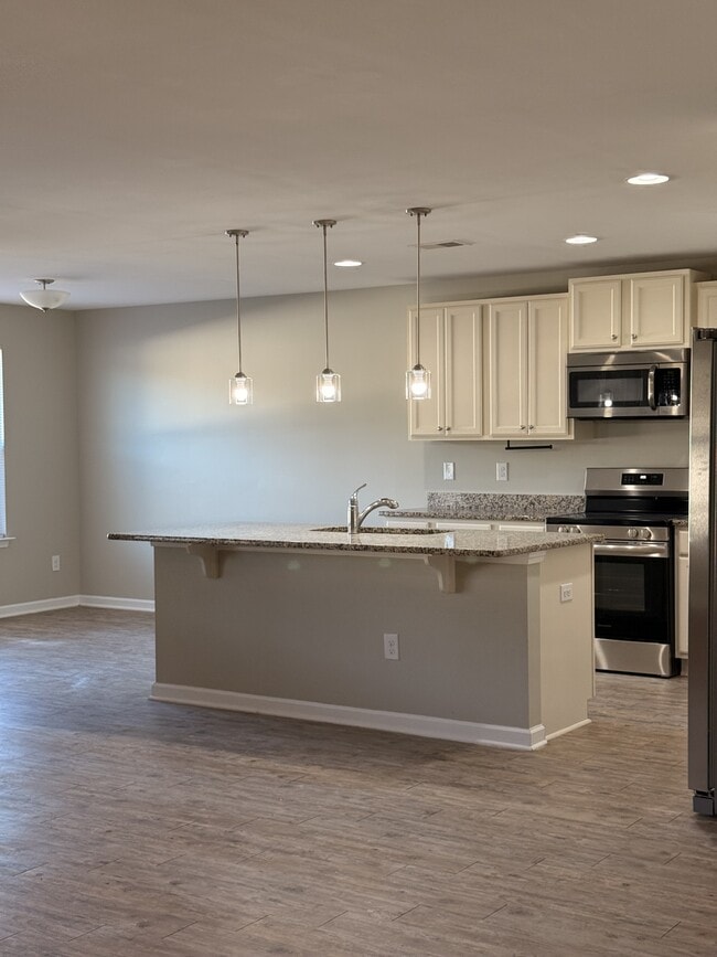 Photo - 462 Quinta St