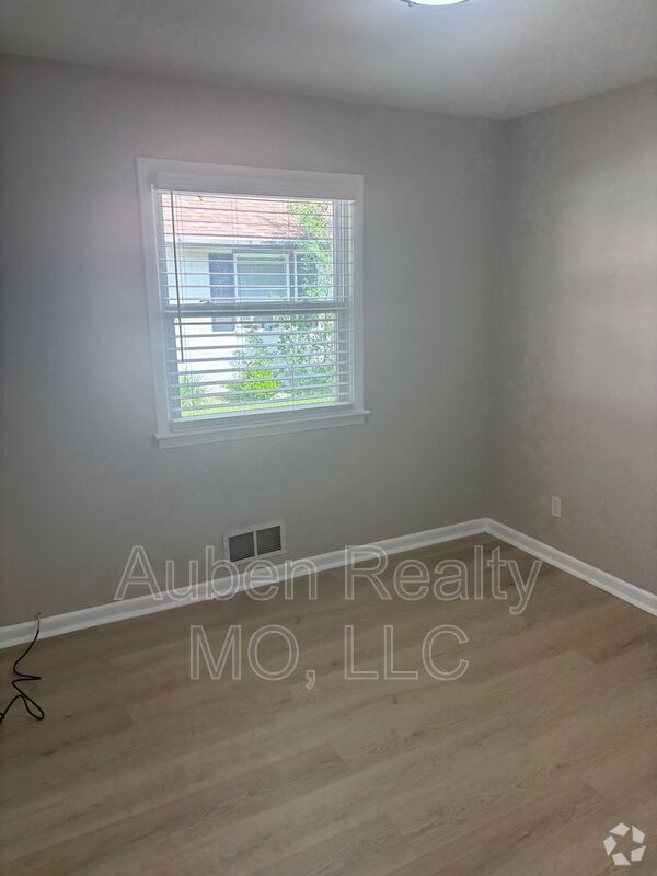 Building Photo - 3143 Puckett Rd Unit 732 Rental