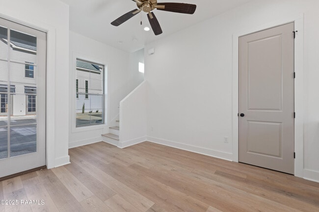 Photo - 210 Steiner Oaks