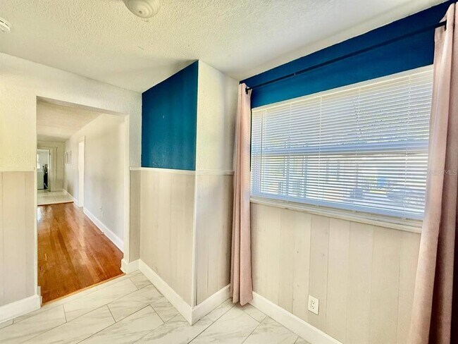Photo - 2120 46th Ave N