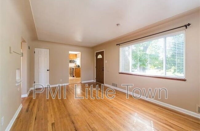 Photo - 3622 Hudson St