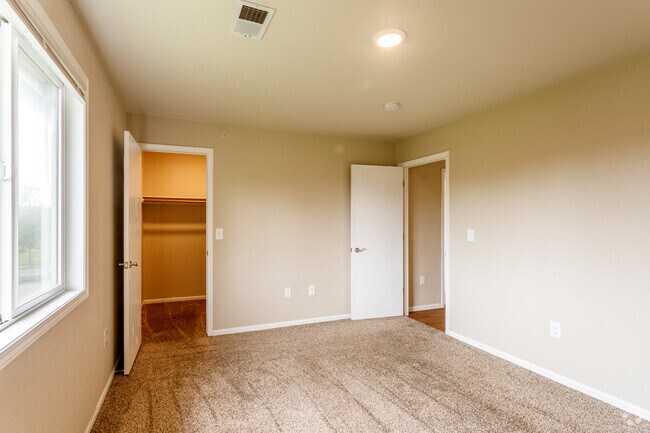 2BR, 1BA - 2.1C