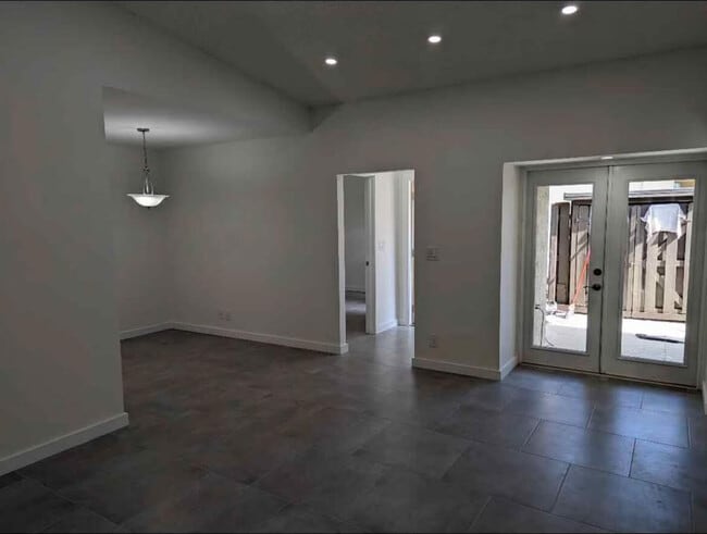 Photo - 1504 Waterview Cir