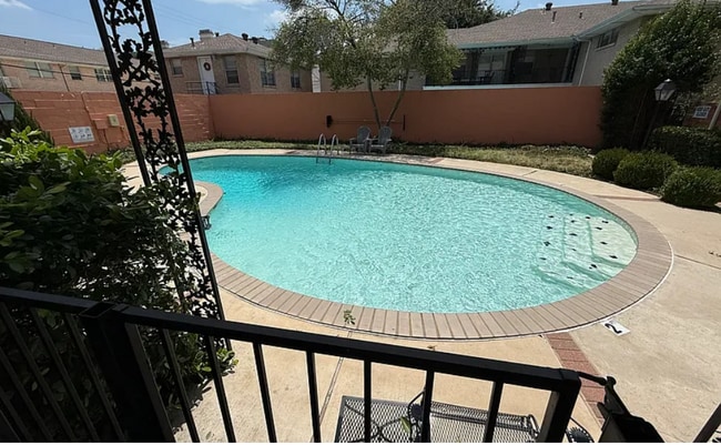 Photo - 8618 Baltimore Dr Unit 102