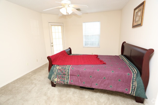 1BR, 1BA 800 SF - Bedroom