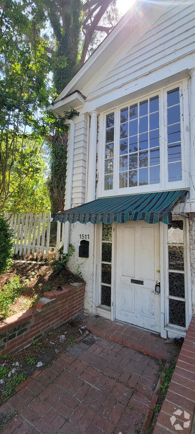 Building Photo - 1511 St Mary St Rental