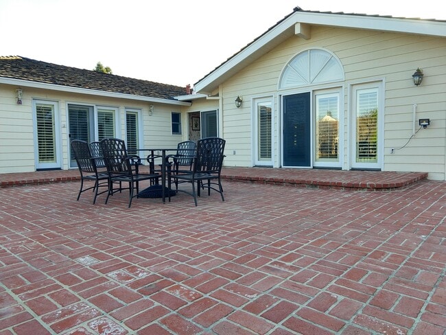 Photo - 299 Dallas Dr