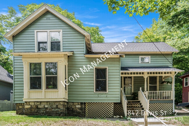 Building Photo - 842 Davis St Unit 2 Rental