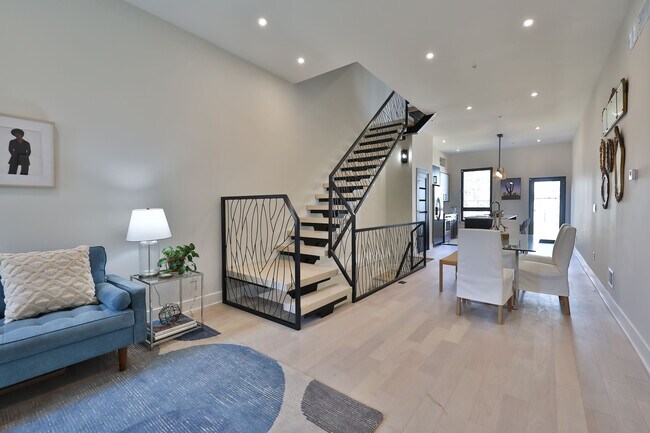 Photo - 2541 Turner St