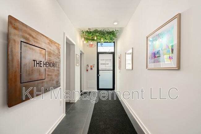 Photo - 640 Moore St Condominio