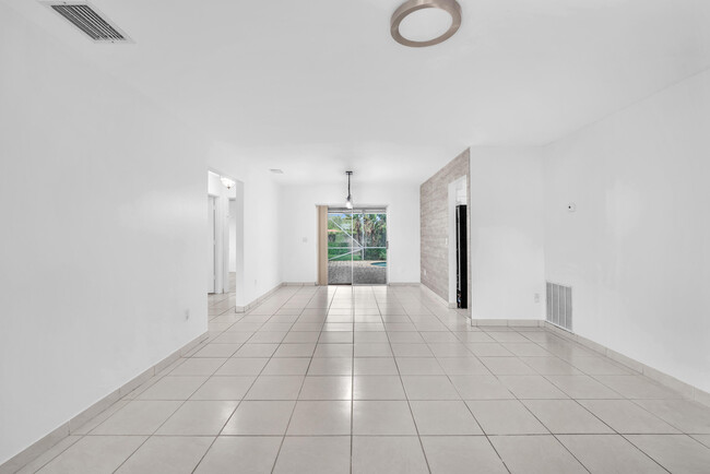 Photo - 10985 Christopher Ave