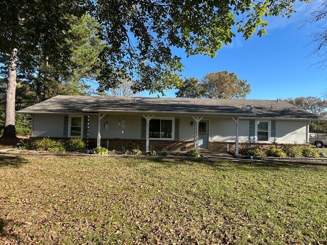 Building Photo - New Listing!