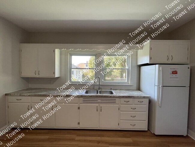 Photo - 170 Ladner Ave Unit 1