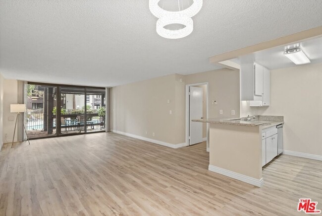 Photo - 7740 Redlands St Unidad M1072