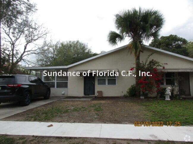 Building Photo - A must see!! Rental