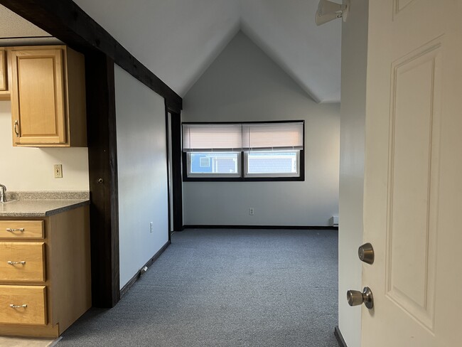 52 Hawley Ave