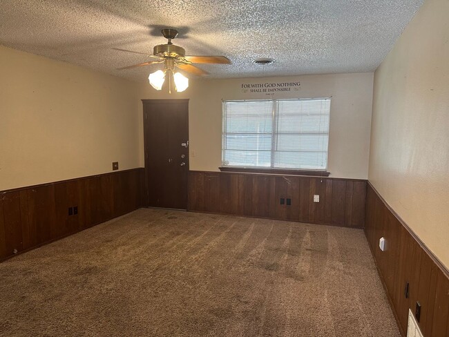 Photo - 3/2/2 Located of Washington and Hillside