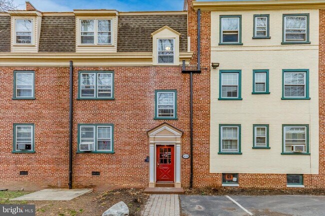 Building Photo - 633 Beulah Pl Unit B