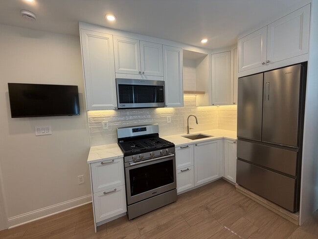 Photo - 5016 N Lawndale Ave Unit 1R