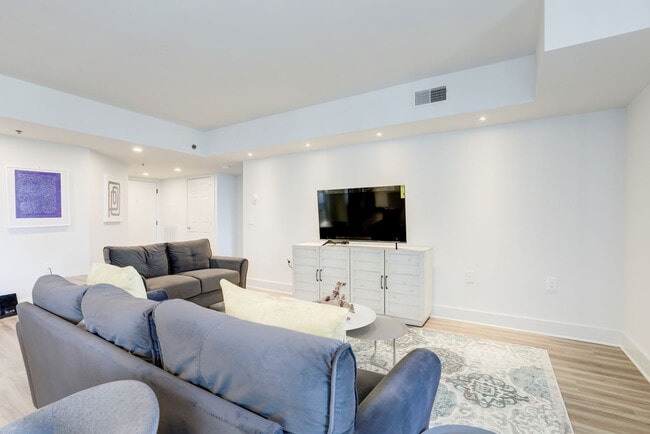 1331 S Eads St Unidad SI ID1024704P
