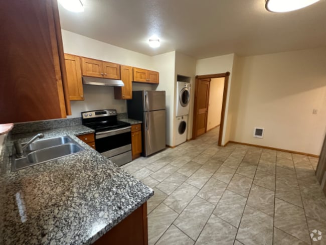 Building Photo - 1202 Jackson St Rental