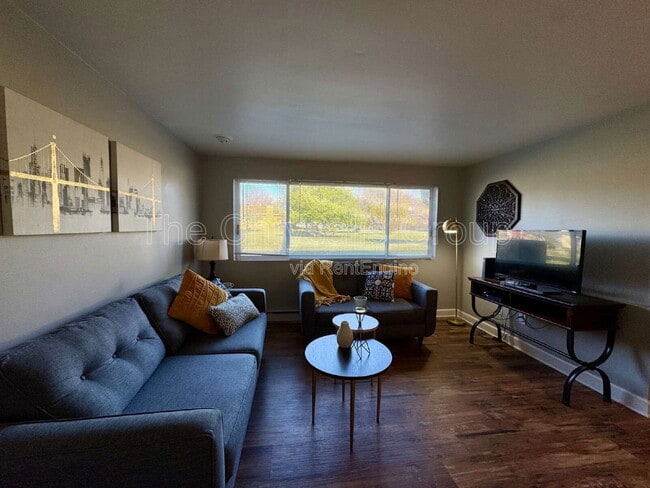 Photo - 1444 State St Unidad 4