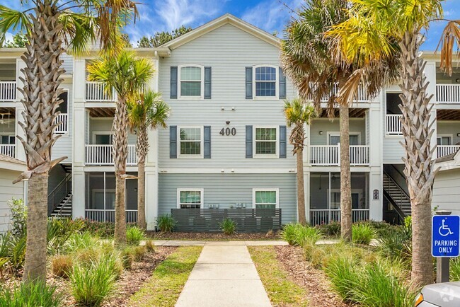 Building Photo - Modern 1-Bedroom 1-bathroom in the Heart o... Unit 423 Rental