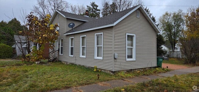 Building Photo - 410 8th St N Rental