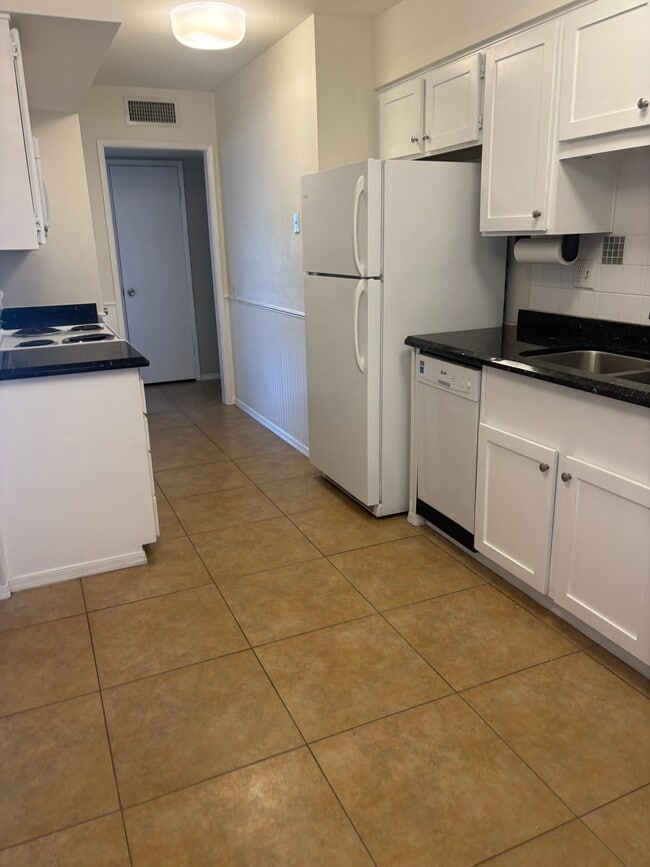 Photo - 18419 N 94th Dr