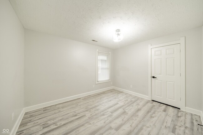 2344 N Capitol Ave