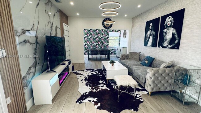1670 SW 20th St Unit 1