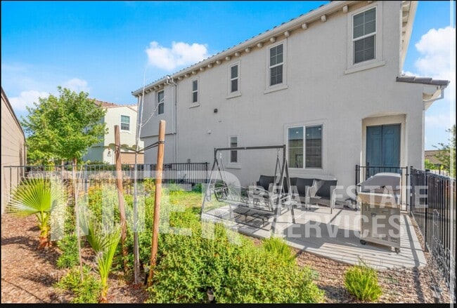 Photo - 5301 E Commerce Way Unit #56101