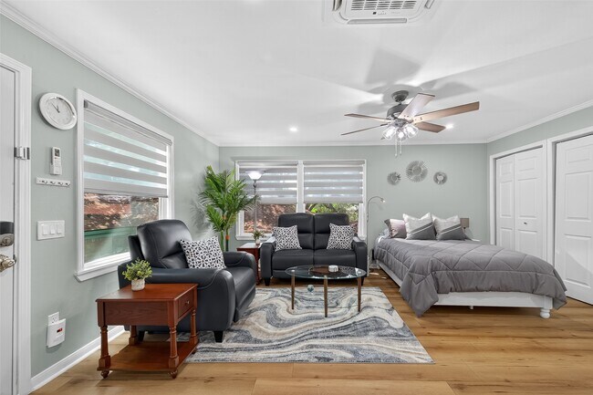 Photo - 407 Fairbanks St