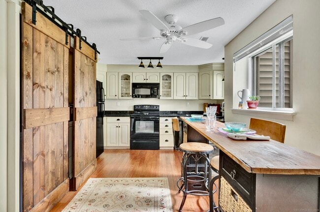 Photo - 74 Hollister Way S Condo Unit 74