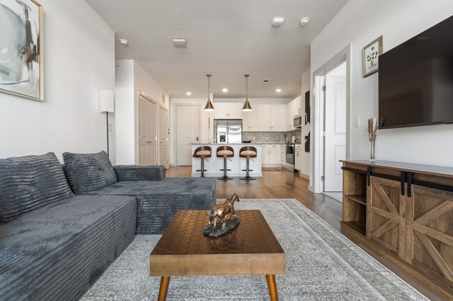 Building Photo - 1301 Leah Ave Unit SI FL1-ID1499096P