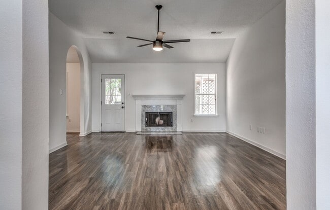 5624 Annandale Dr