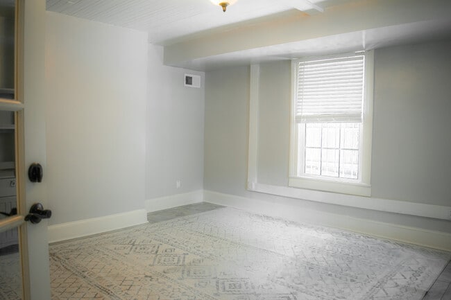 1408 Gregg St