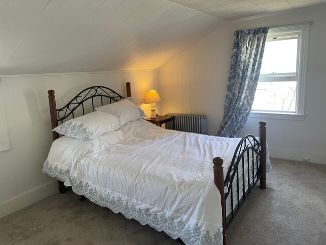 Dormitorio Queen - 123 Huguenot St Unidad Apartment in NewPaltz