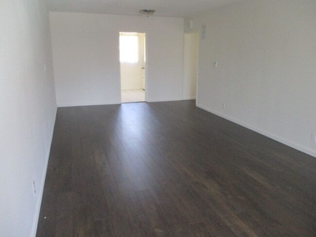 Photo - Large upper 1+1 Condo