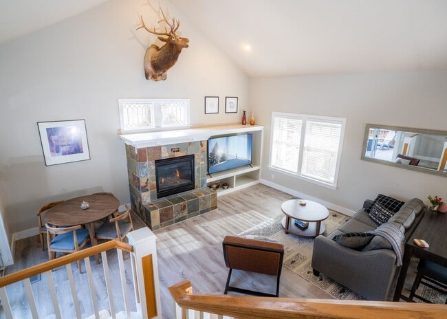 Photo - Amazing Updated Braeburn Townhome close to all Bend has to offer!