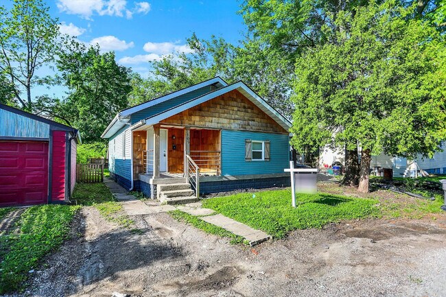Building Photo - 3109 E St Joseph St Rental