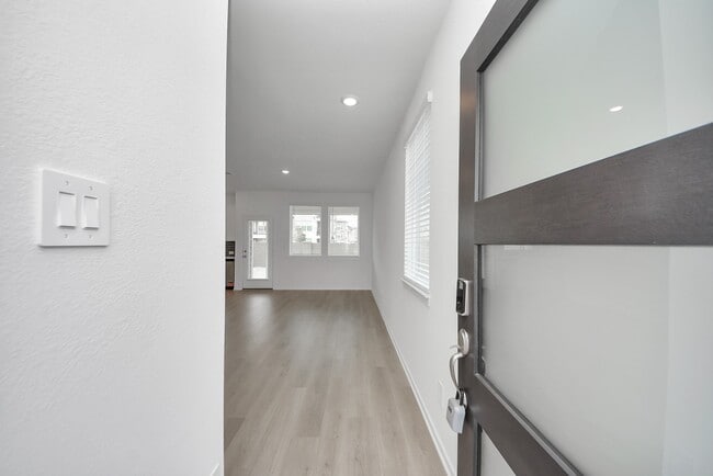 Photo - 1043 Cedar Pl Ln