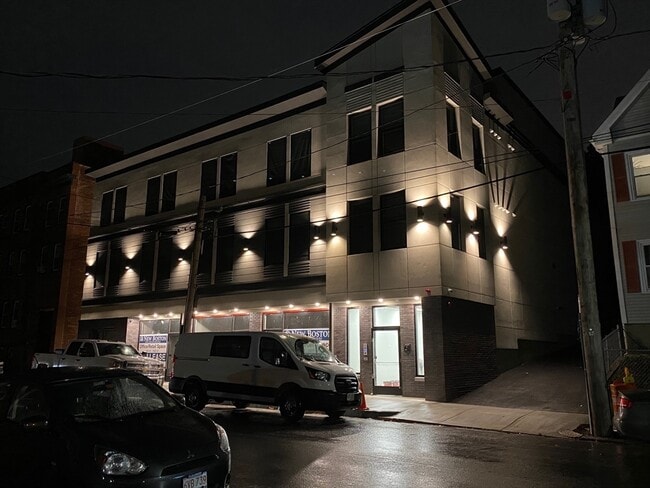 Building Photo - 14 Yeamans St Unit 1 Rental
