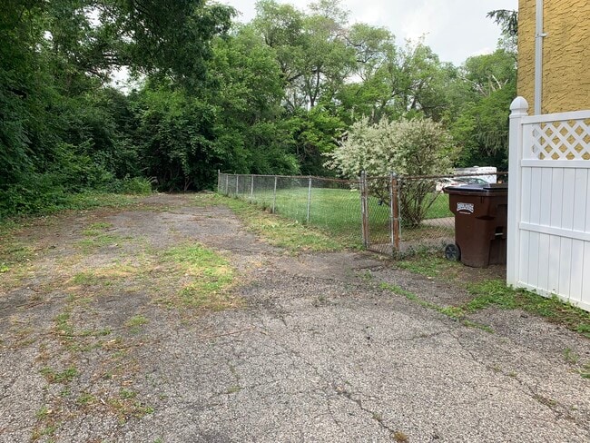 Photo - 3340 W Galbraith Rd Unit 1