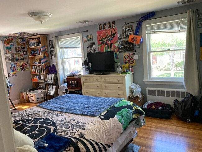 Photo - Beautiful single family house in a prime location in Newton