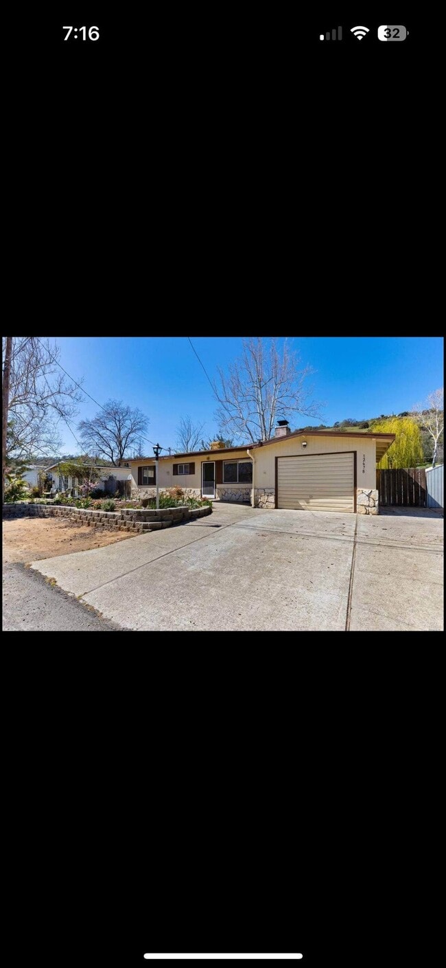 Building Photo - 12678 Shoreview Dr