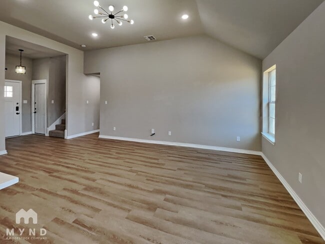 Photo - 5401 Ashworth Ct
