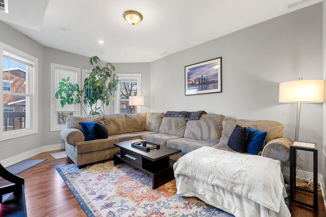 Photo - 3026 N Allen Ave Unidad 2