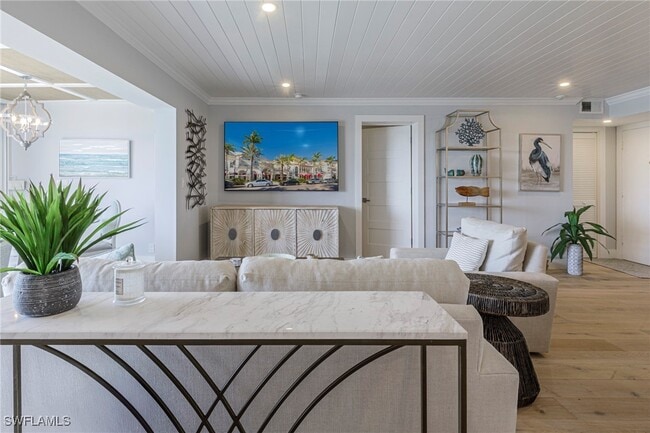 Photo - 250 Park Shore Dr Unidad 302